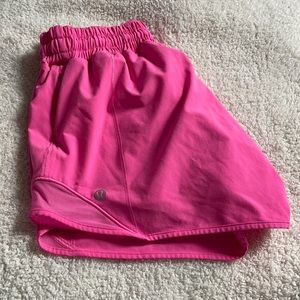 Lululemon shorty Hot Short 4”